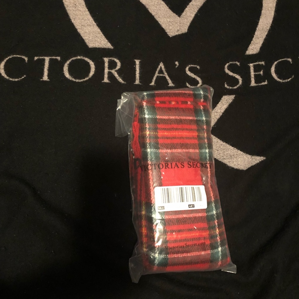 **PINK ON SALE NOW!! ** Blanket scarfs brand new